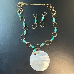 Avon GoldTone Link Necklace Earrings Green Oval Stones White Pearlescent Pendant